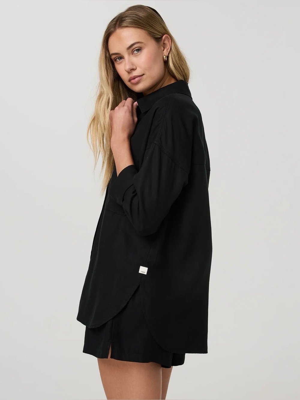 NWOT Vuori Trestles Twill Button Up oversized Size XS